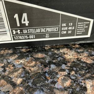 Mens (new-in box) Under Amour tac. boots